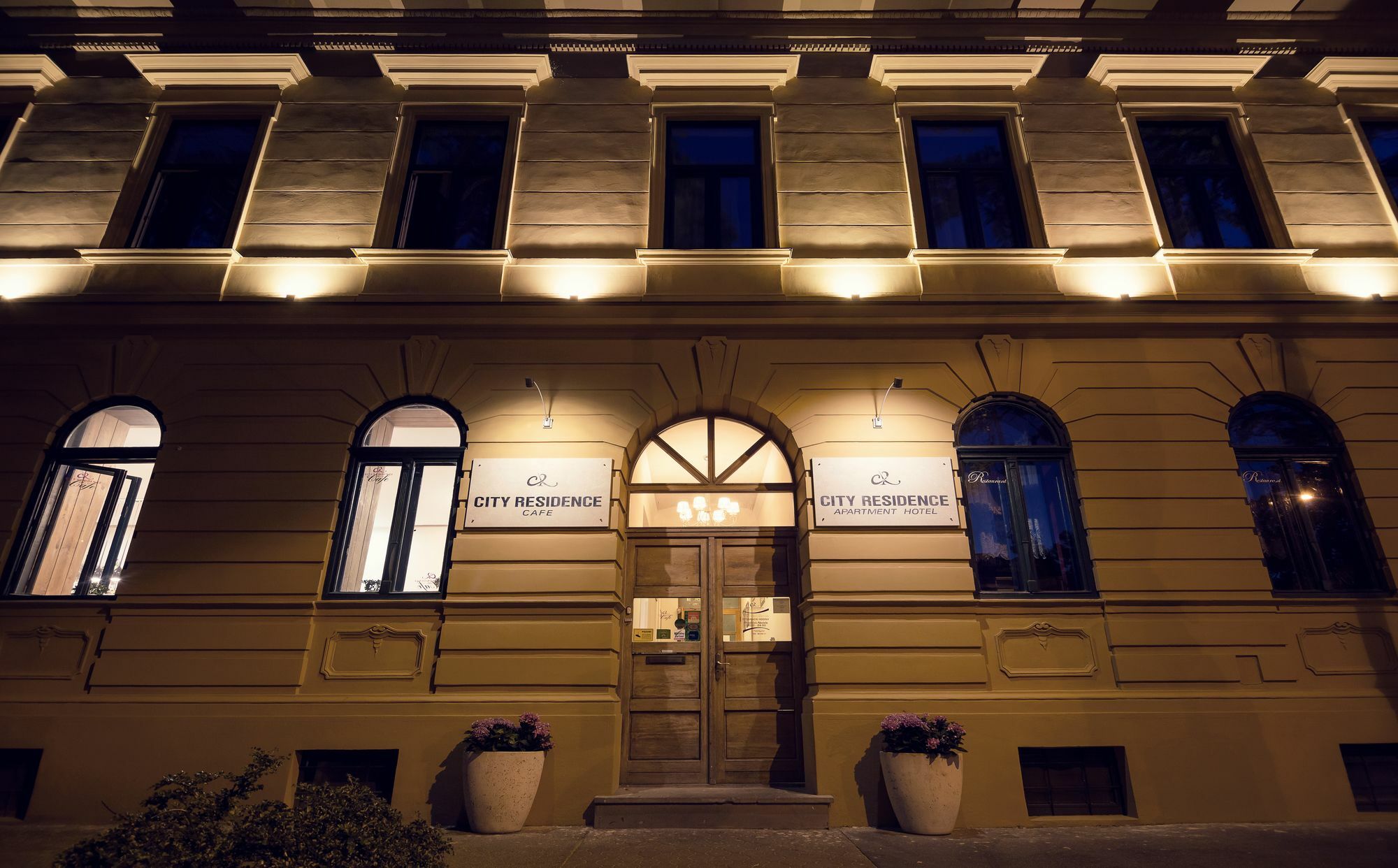 City Residence Apartment Hotel Kosice Exterior photo